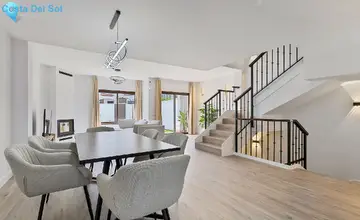 5 bedroom House for Sale in Casares Playa