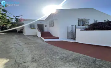 3 bedroom House for Sale in Manilva