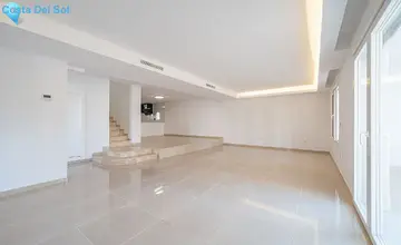 3 bedroom House for Sale in Nueva Andalucía-5445