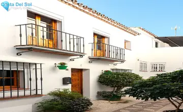 5 bedroom House for Sale in Estepona