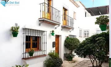 5 bedroom House for Sale in Estepona-5520