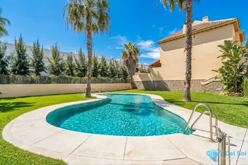 4 bedroom House for Sale in Calahonda-12103