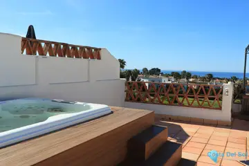 3 bedroom House for Sale in Estepona