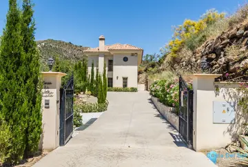 4 bedroom House for Sale in Vélez-Málaga-17940