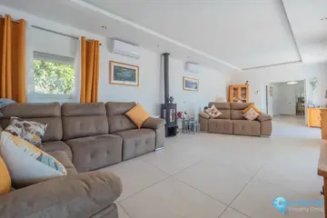 5 bedroom House for Sale in Arenas-18259