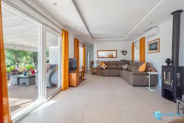 5 bedroom House for Sale in Arenas-18263