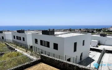 3 bedroom House for Sale in Riviera del Sol