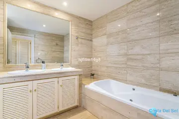 2 bedroom Apartment for Sale in Nueva Andalucía-19293