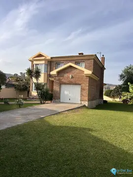 4 bedroom House for Sale in La Línea