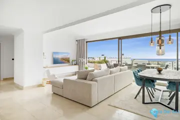 3 bedroom Apartment for Sale in Estepona-19381