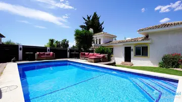4 bedroom House for Sale in Sierrezuela-19685