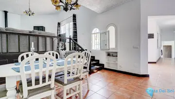 4 bedroom House for Sale in Sierrezuela-19688