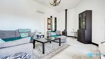 4 bedroom House for Sale in Sierrezuela-19690