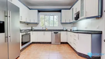 4 bedroom House for Sale in Sierrezuela-19692