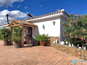 3 bedroom House for Sale in Estepona