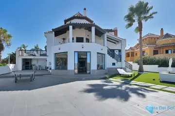 4 bedroom House for Sale in La Alcaidesa-19957