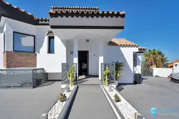 4 bedroom House for Sale in La Alcaidesa-19967
