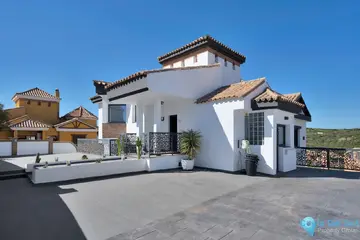 4 bedroom House for Sale in La Alcaidesa-19971