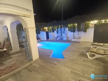 4 bedroom House for Sale in Estepona