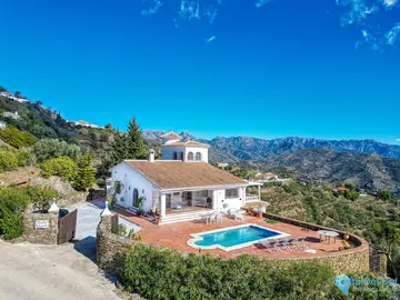 5 bedroom House for Sale in Sayalonga