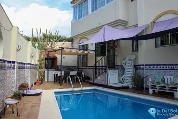 4 bedroom House for Sale in Nerja