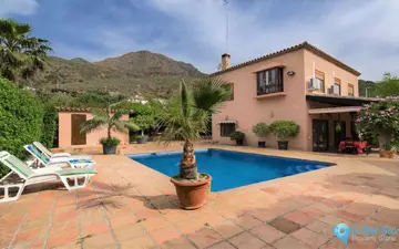 4 bedroom House for Sale in Estepona