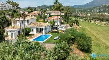 3 bedroom House for Sale in Estepona