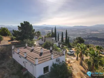 4 bedroom House for Sale in Alozaina-14389