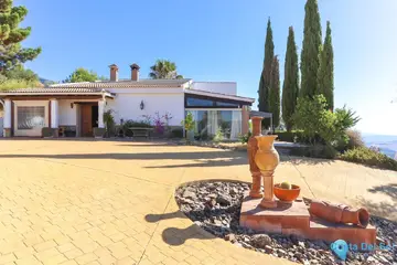 4 bedroom House for Sale in Alozaina-14402