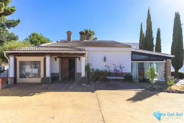 4 bedroom House for Sale in Alozaina-14404