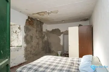 74000m2 Plot for Sale in Coín-87020