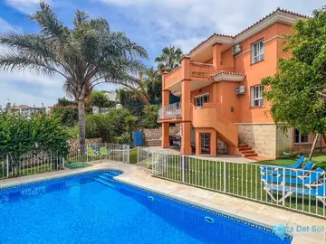 4 bedroom House for Sale in Cerros del Aguila