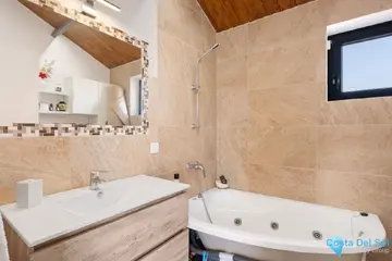 4 bedroom House for Sale in Calahonda-87120