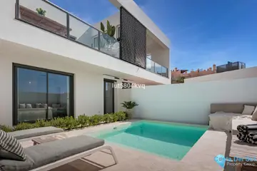 3 bedroom House for Sale in Riviera del Sol