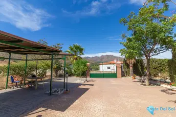 4 bedroom House for Sale in Entrerrios-95079