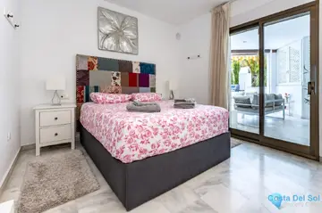 4 bedroom Apartment for Sale in Elviria-77562
