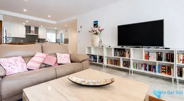 4 bedroom Apartment for Sale in Elviria-77554