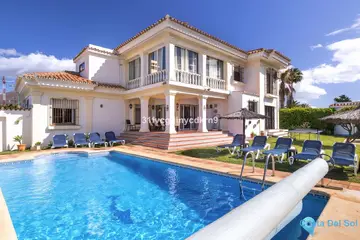 5 bedroom House for Sale in Estepona