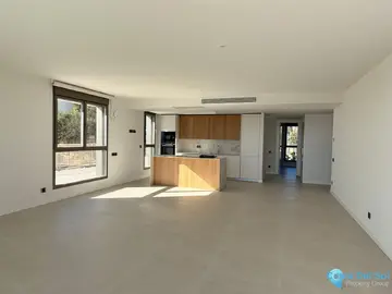 3 bedroom Apartment for Sale in New Golden Mile-22394