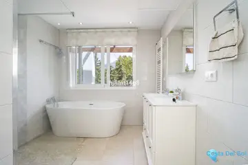 3 bedroom House for Sale in La Campana-22939
