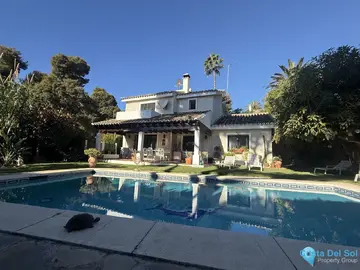 4 bedroom House for Sale in Calahonda