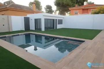4 bedroom House for Sale in El Coto-23936