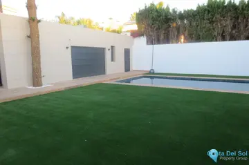 4 bedroom House for Sale in El Coto-23937