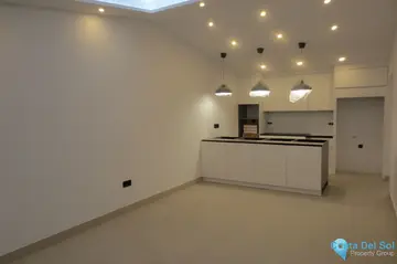 4 bedroom House for Sale in El Coto-23940