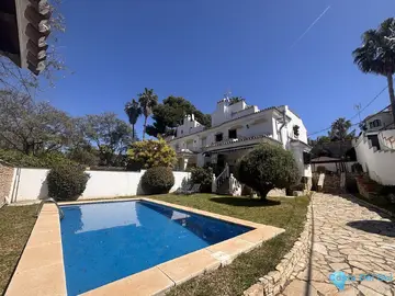 3 bedroom House for Sale in Nueva Andalucía-24001