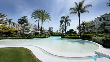4 bedroom Apartment for Sale in Marbella-24012