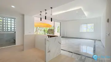4 bedroom Apartment for Sale in Marbella-24021