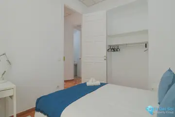 5 bedroom Apartment for Sale in Málaga-24730