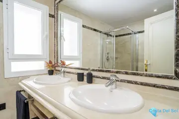 3 bedroom Apartment for Sale in Marbella-25047