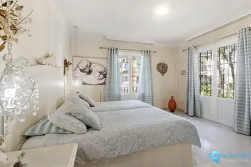 3 bedroom Apartment for Sale in New Golden Mile-25777